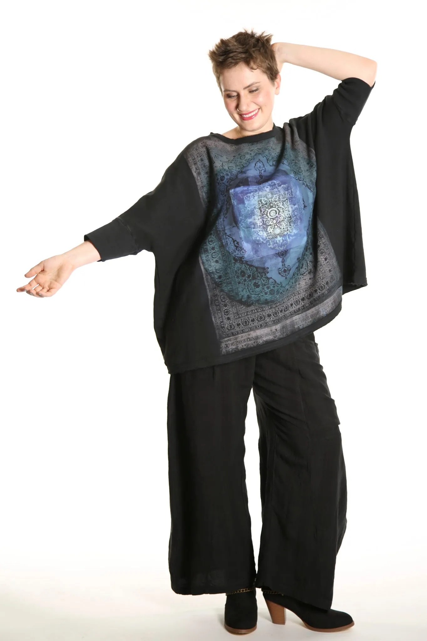 2210  Cozy Fleece Square Sweatshirt Printed Black Persian Rug