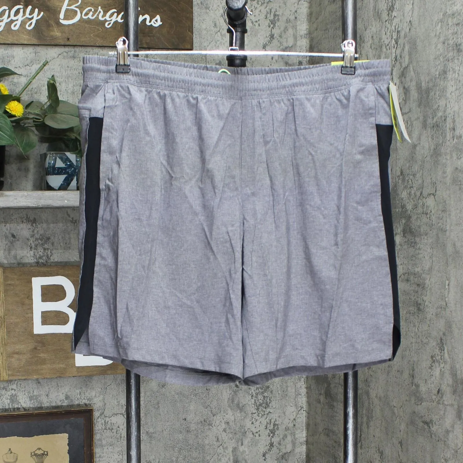 All In Motion Men's Lined Run Shorts 9" 4WM45