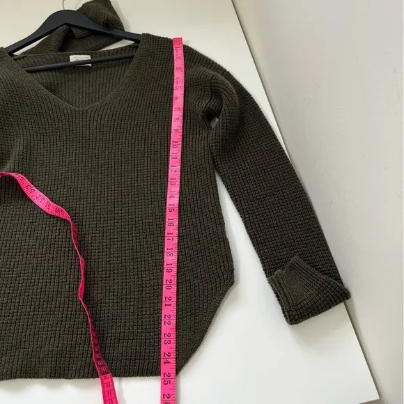 ARITZIA WILFRED FREE WOLTER 100% MERINO WOOL SWEATER SIZE S