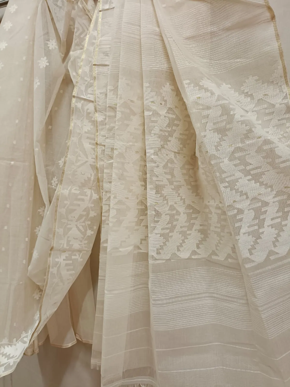 Balaram Saha Online Presents: Off White Cotton Bangladeshi Dhakai Jamdani Saree