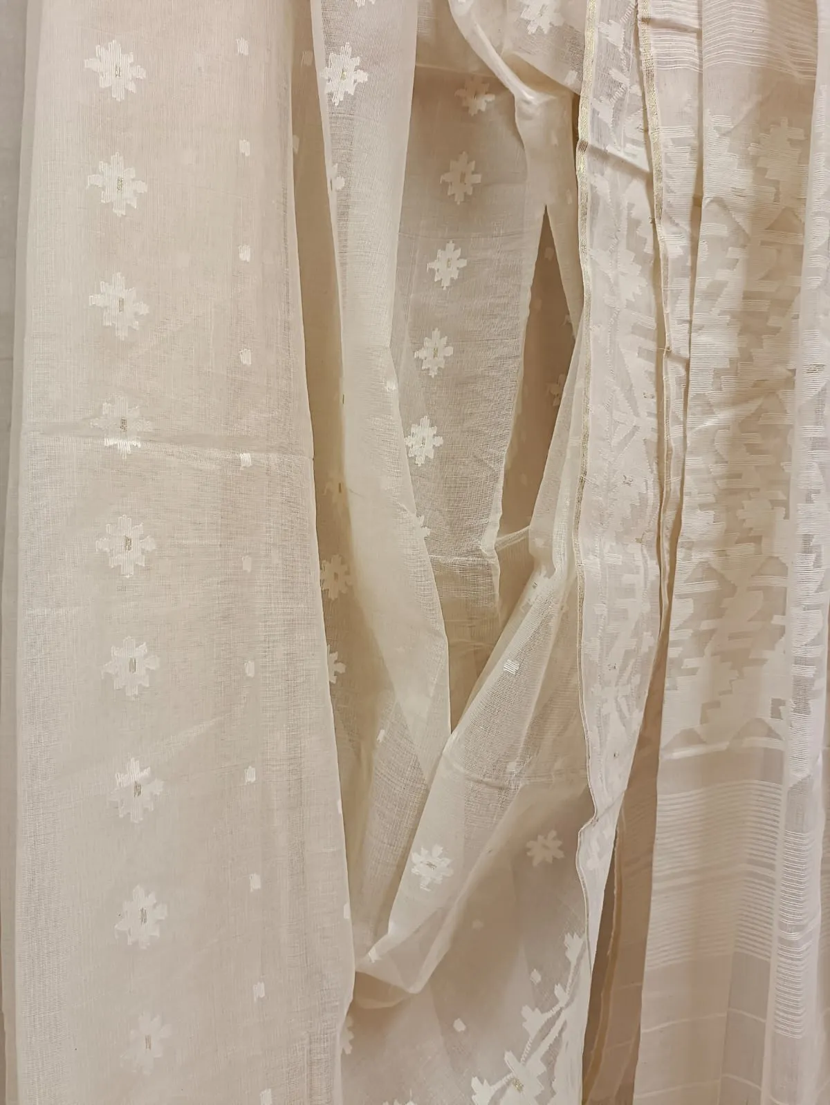 Balaram Saha Online Presents: Off White Cotton Bangladeshi Dhakai Jamdani Saree