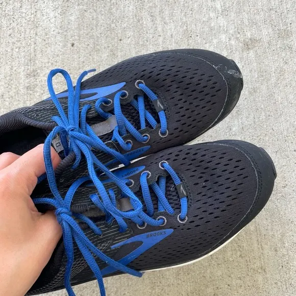 Brooks Dyad 10 Men’s 9.5 D Medium Wide 1102864E Running Shoes Black Blue