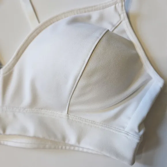 Bungle 2 Athleta Anytime Sport Bras Molded Cup  Size Medium