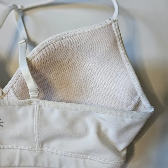 Bungle 2 Athleta Anytime Sport Bras Molded Cup  Size Medium