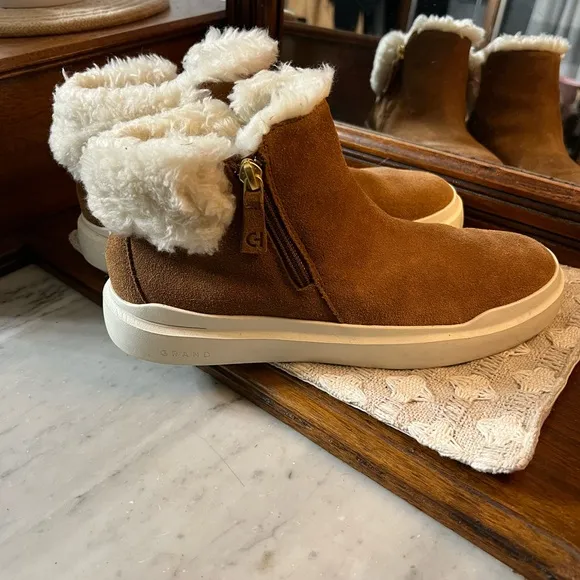 COLE HAAN GrandPro Rally Waterproof Suede Fur Zip Lined Booties Women's Size 7.5