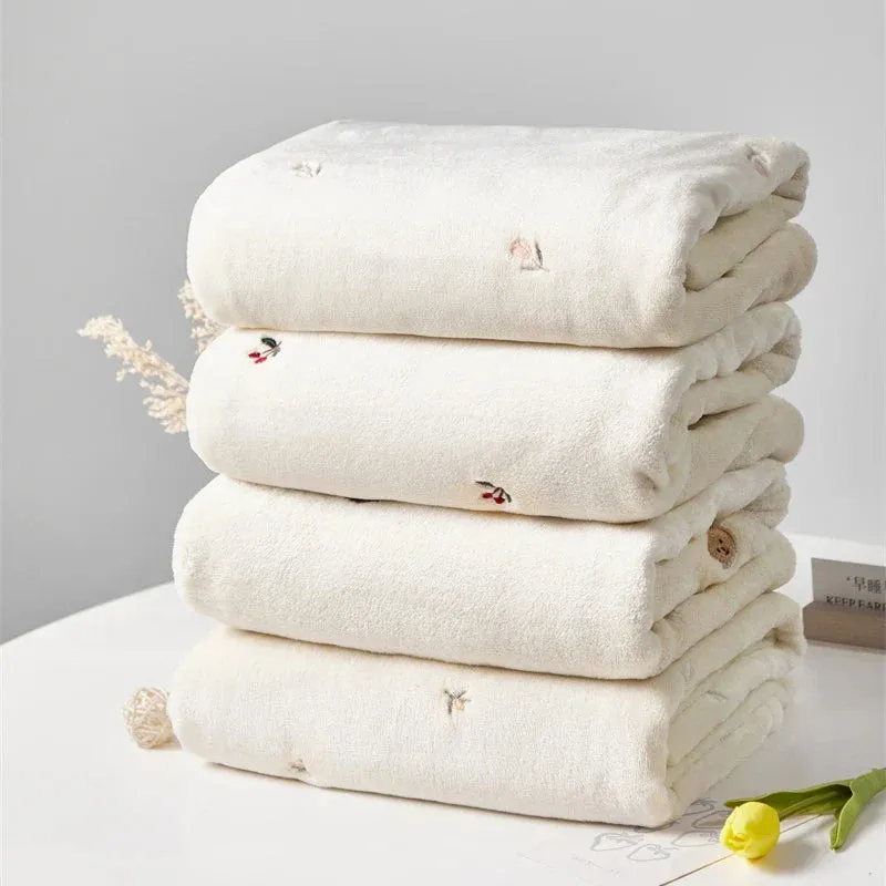 Cozy Comfort: Warm Fleece Blanket 50x35in