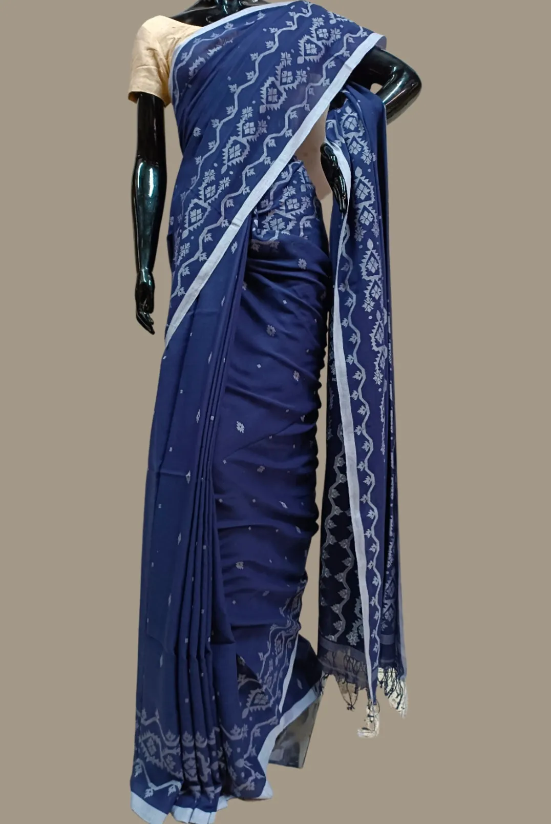 Discover Balaram Saha's Exquisite Indigo Handloom Jamdani Saree