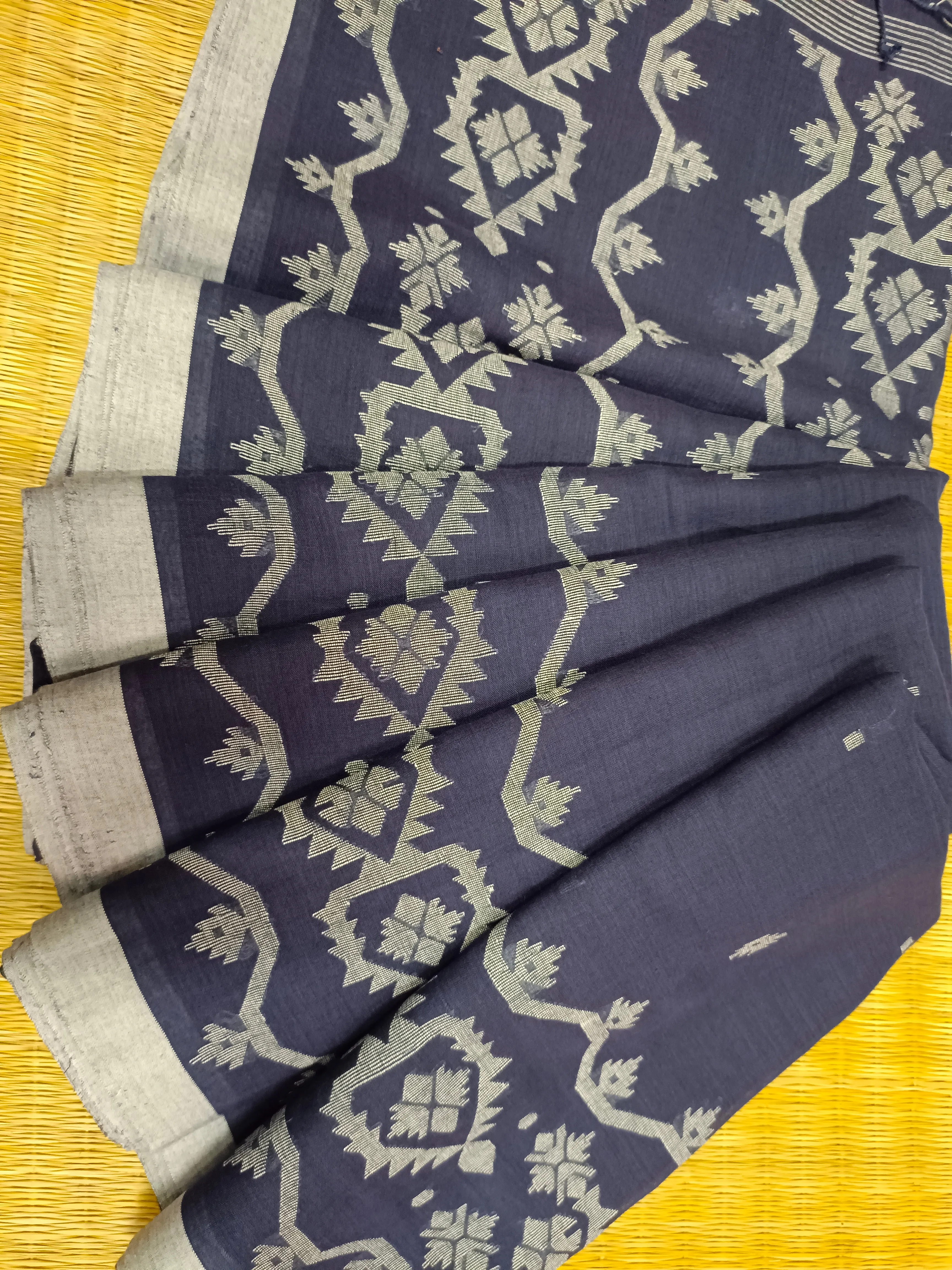 Discover Balaram Saha's Exquisite Indigo Handloom Jamdani Saree