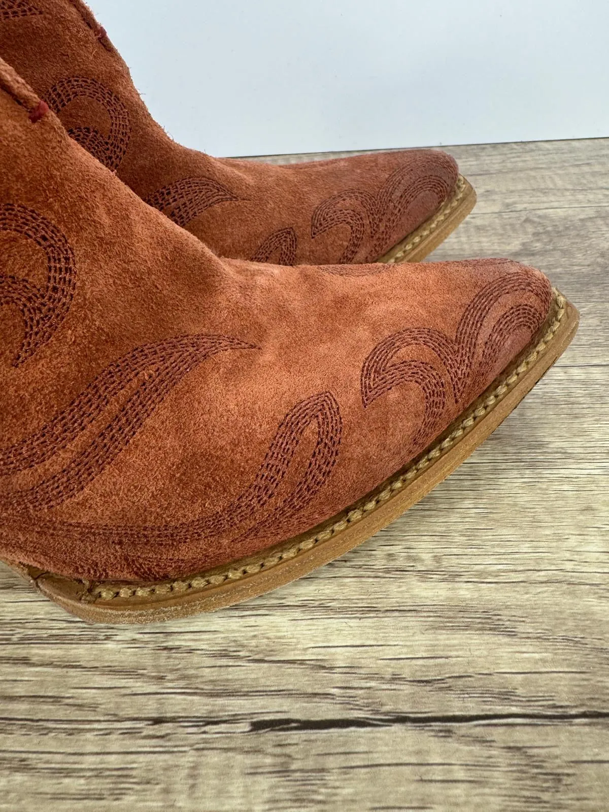 FRYE SACHA PRIMROSE SUEDE SHORTIE BOOTS