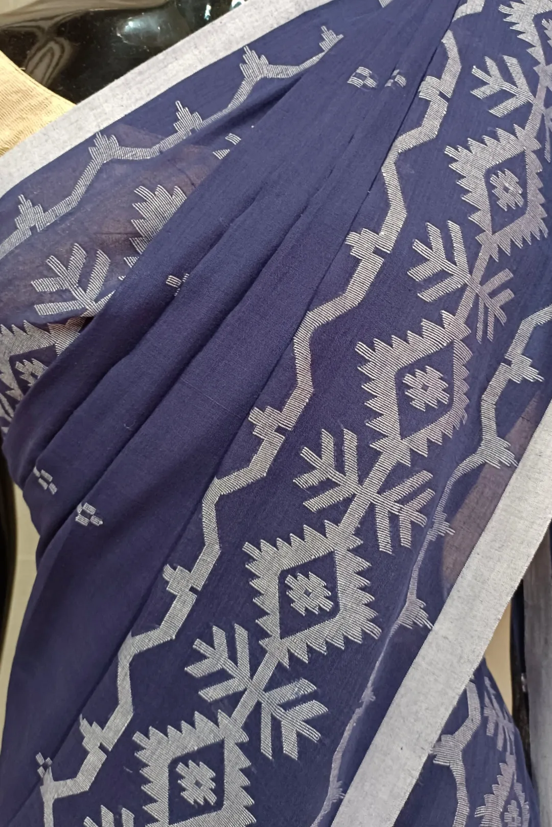 Handloom Handspun Handwoven Jamdani Saree (Indigo Blue)