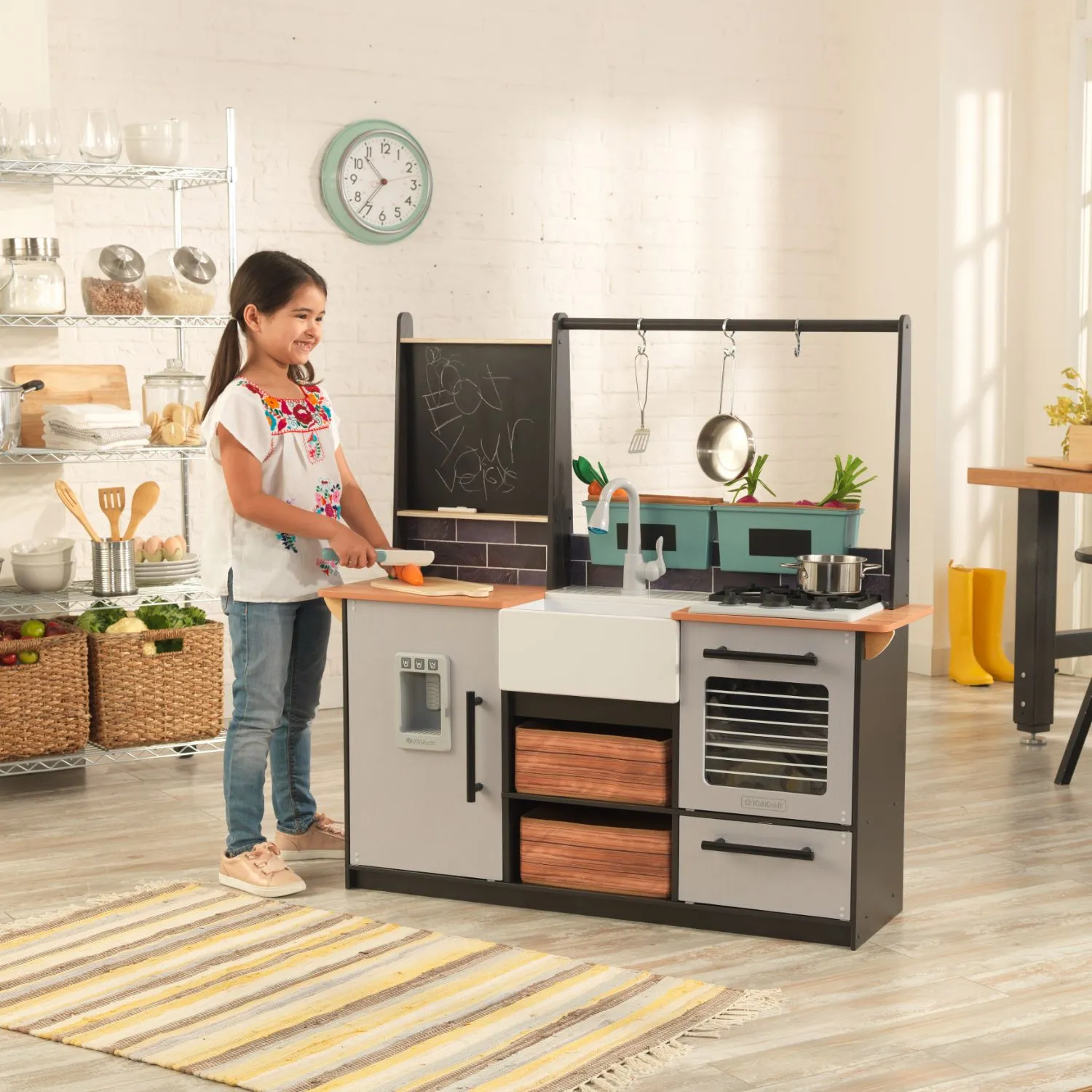 KidKraft Farm to Table Play Kitchen with EZ Kraft Assembly