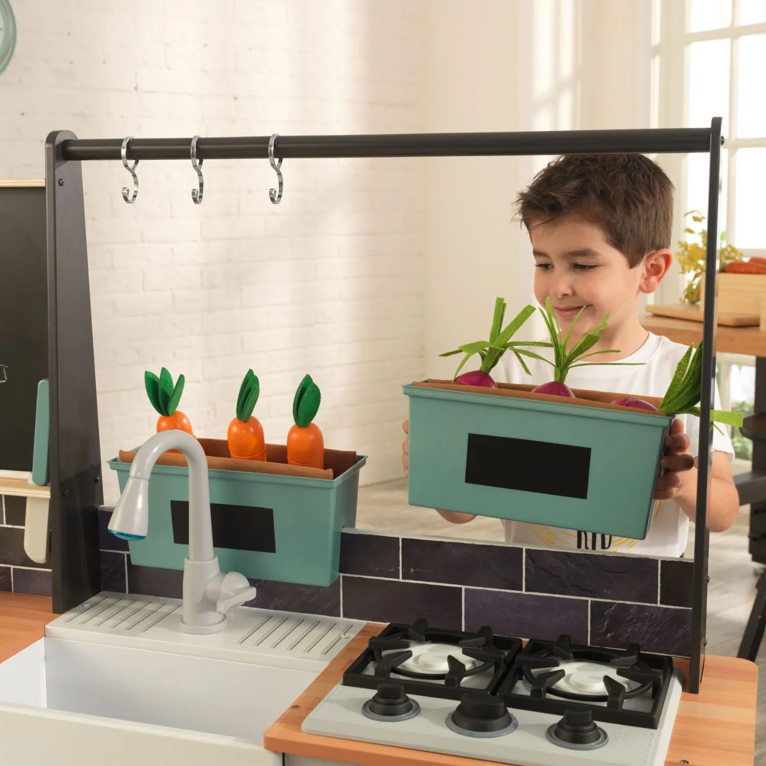 KidKraft Farm to Table Play Kitchen with EZ Kraft Assembly