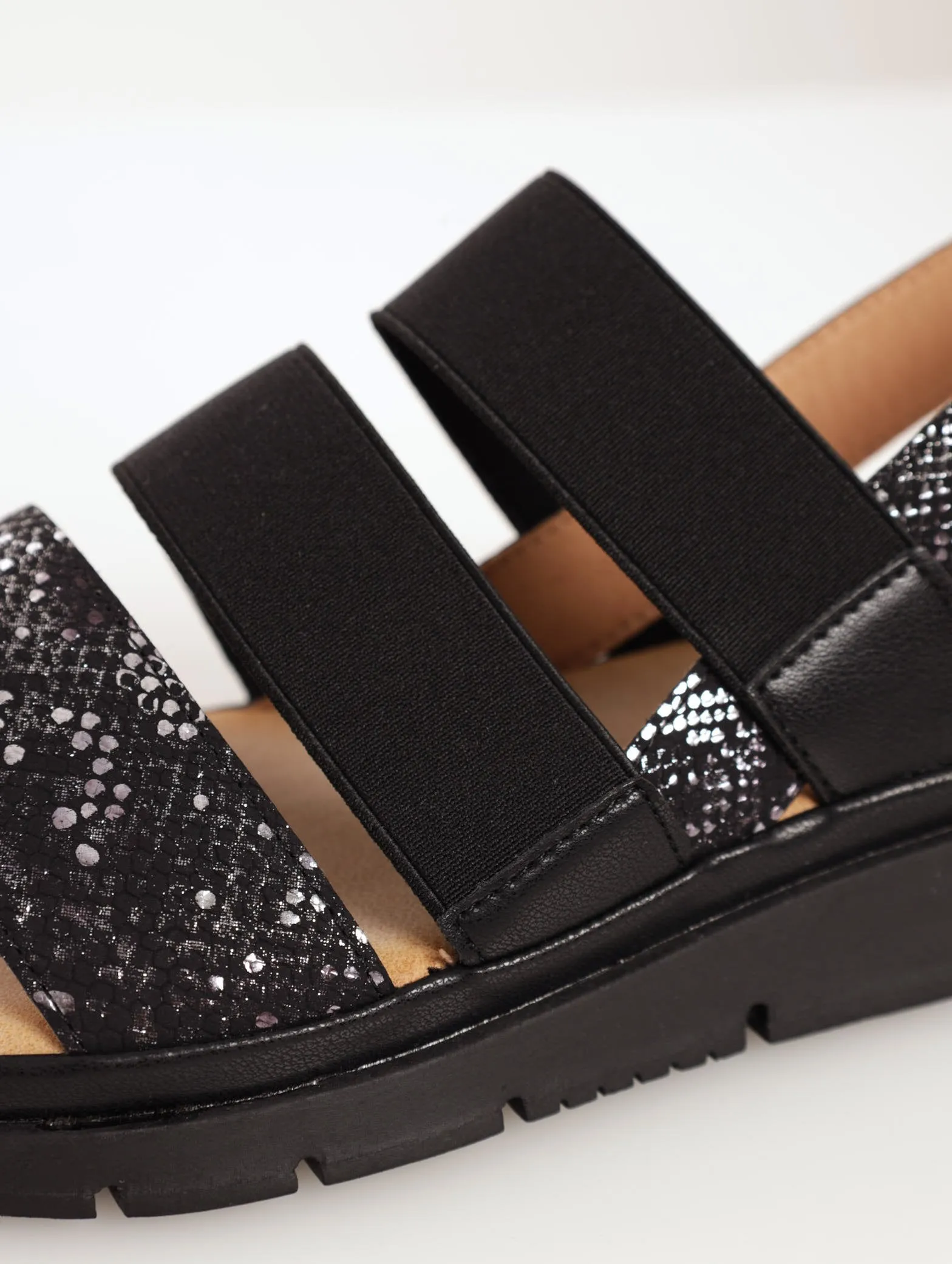 Ladies Soft Style Tejana Sandal - Black