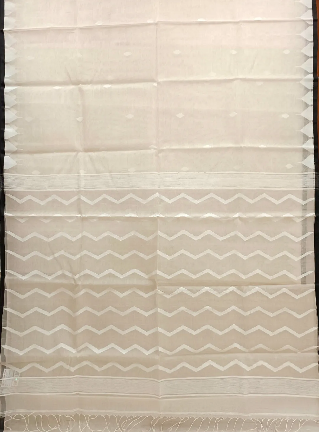 Off-White Handloom Muslin Silk Jamdani Saree