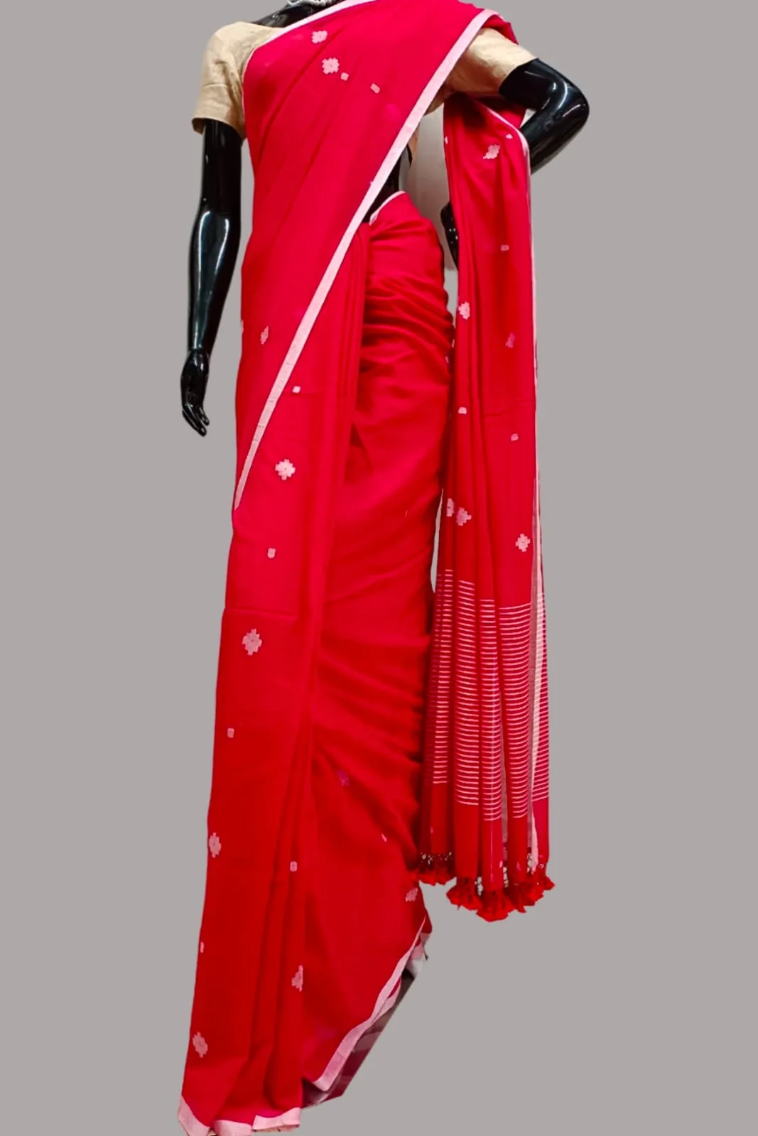 Soft Handloom Fine Mul Cooton Jamdani Booties Saree
