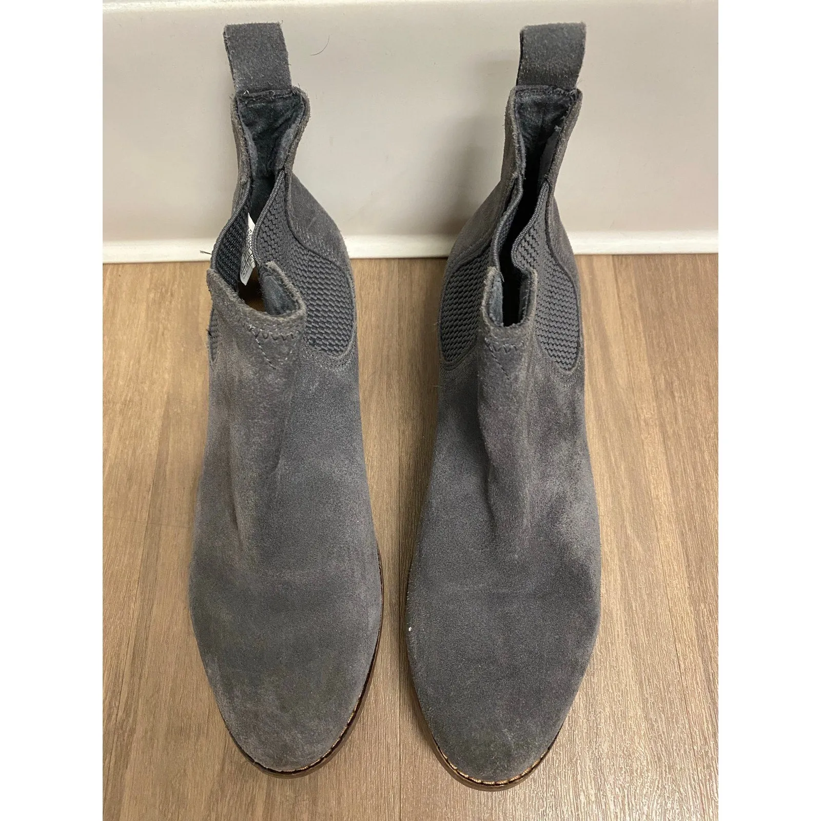 Tom's Gray Suede Pull On Booties  Sz 7.5