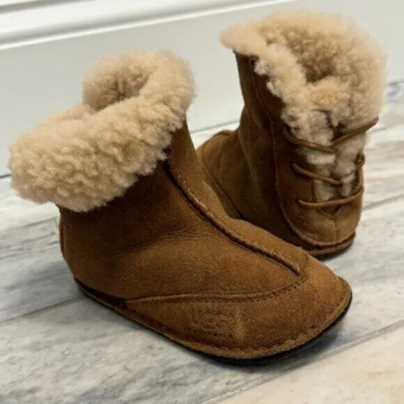 UGG BOO Infant Medium Unisex size 4/5 (12-18 months) 5206 Chestnut Boot