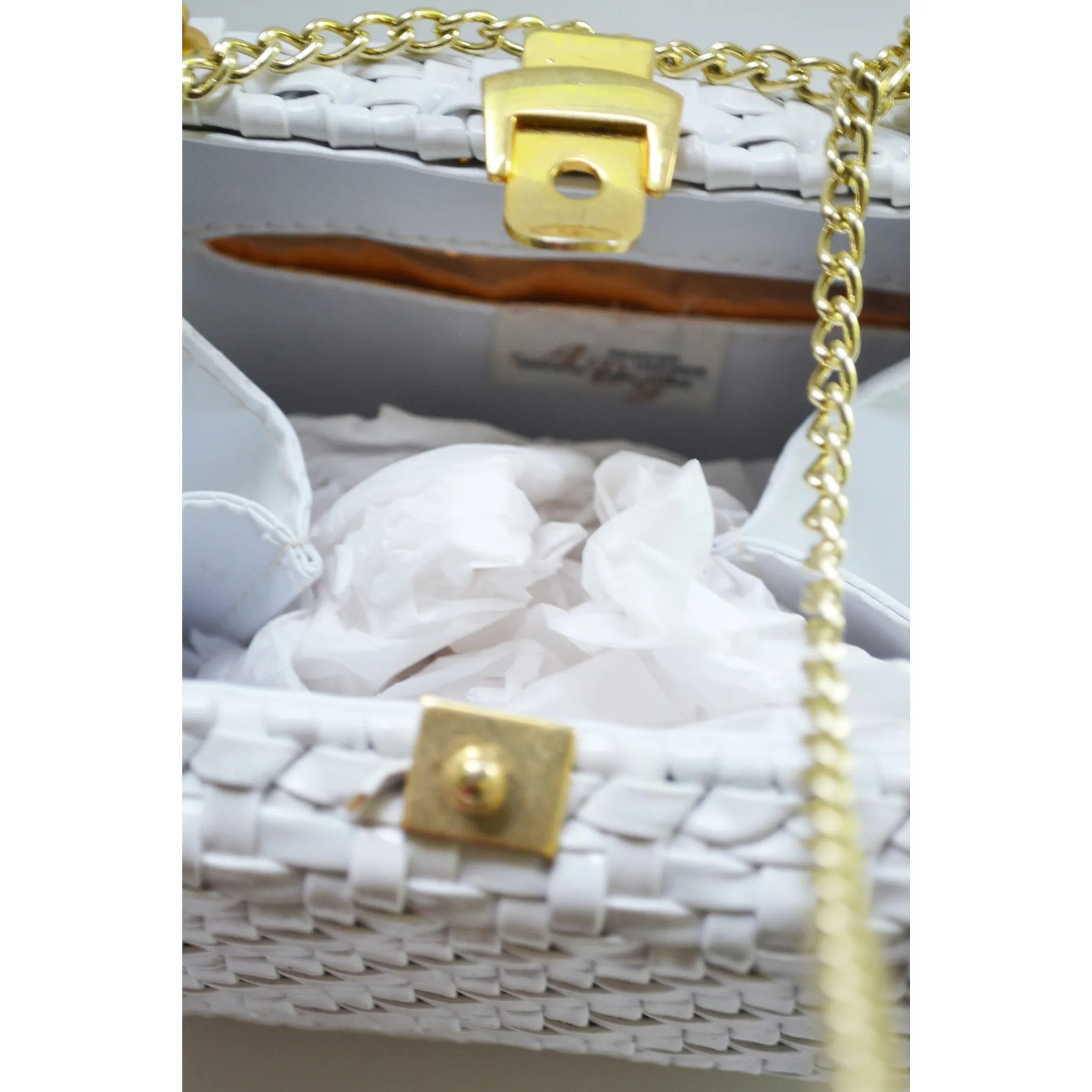 White Woven Wicker Chain Purse