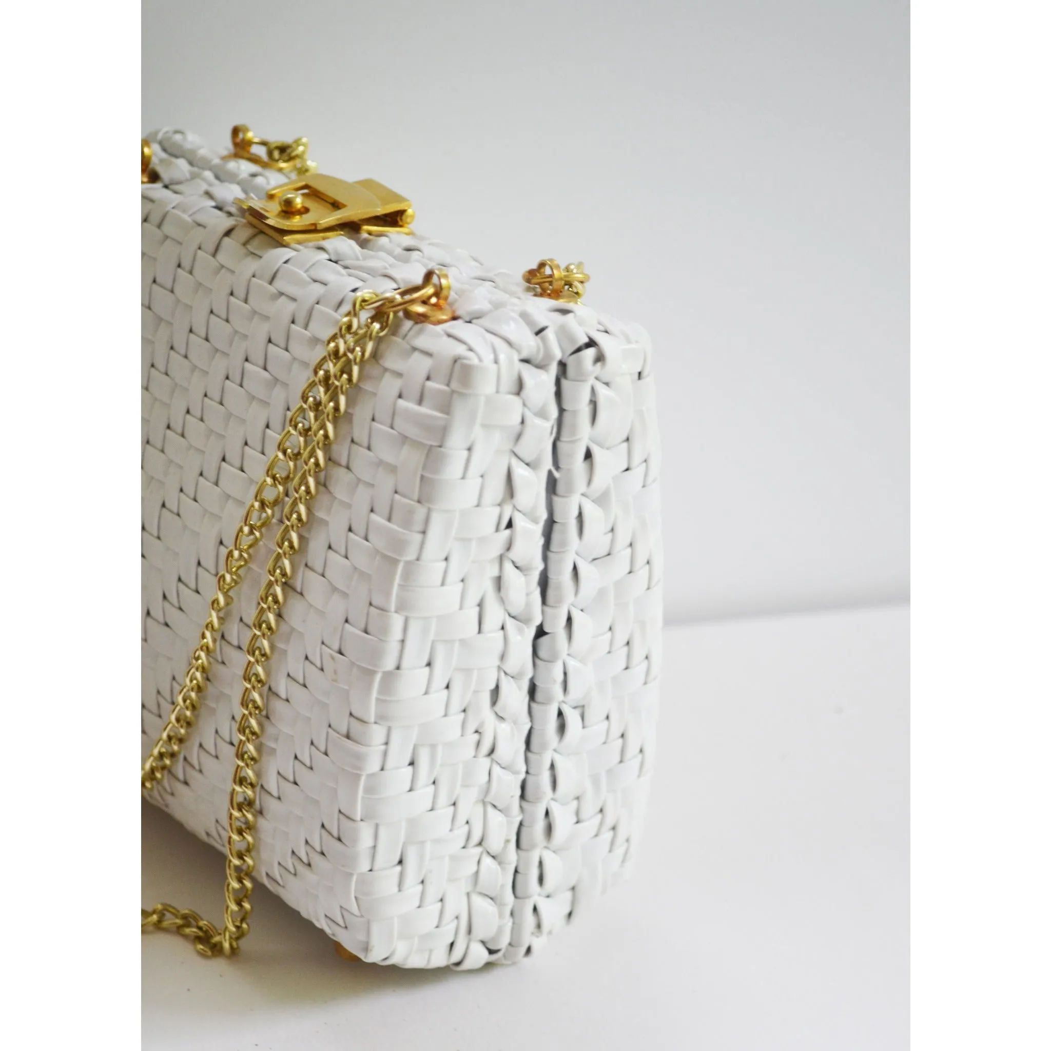 White Woven Wicker Chain Purse