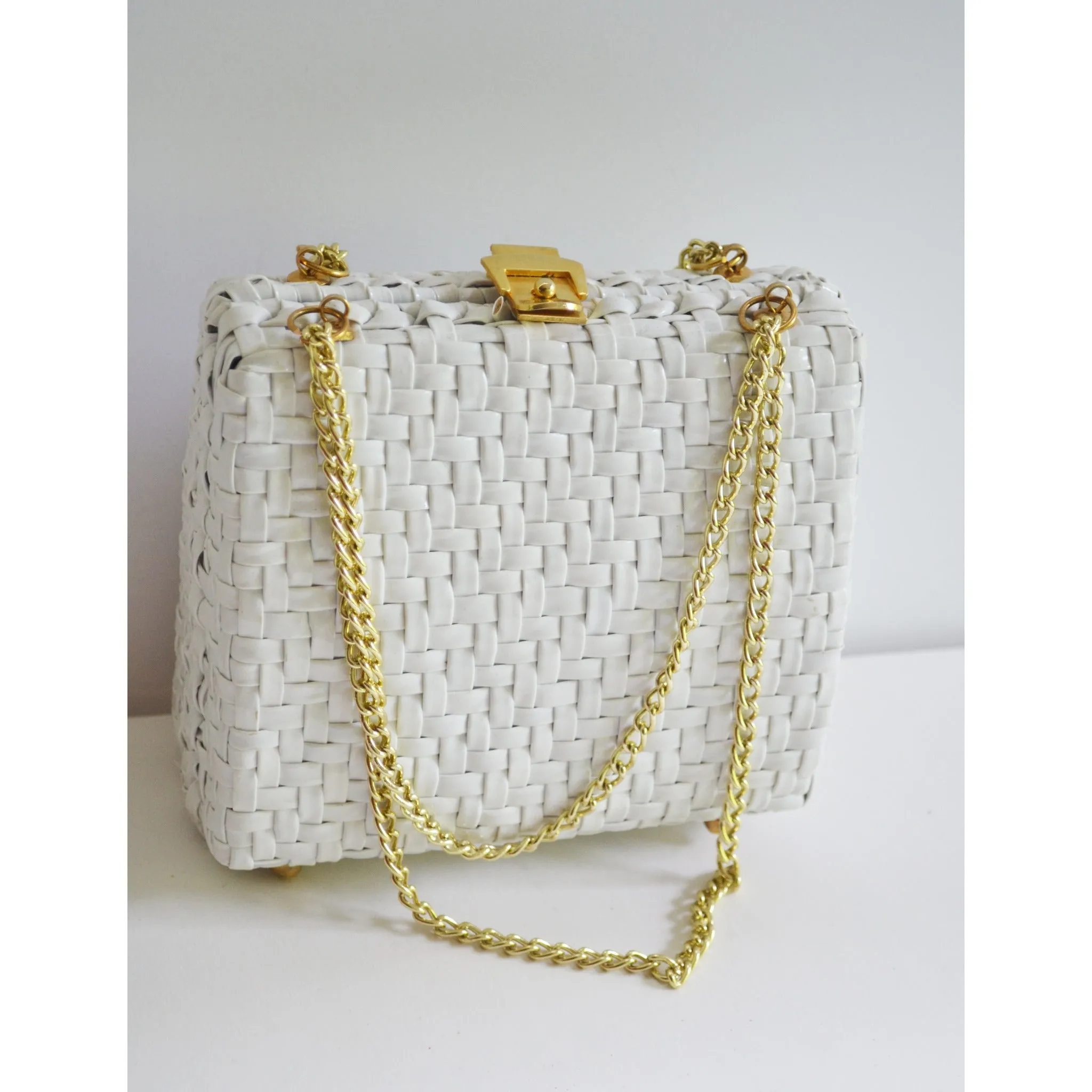 White Woven Wicker Chain Purse